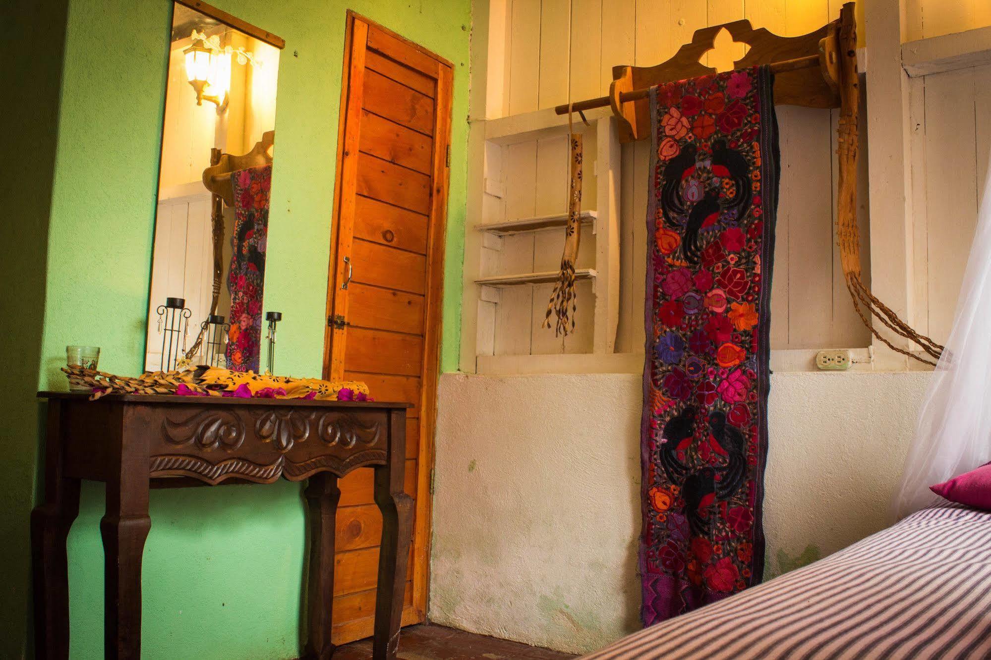 Hotel Y Restaurante La Casa Rosa サンタ・クルス・ラ・ラグナ エクステリア 写真